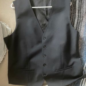Express Men’s Slim Solid Black Modern Tech Suit Vest